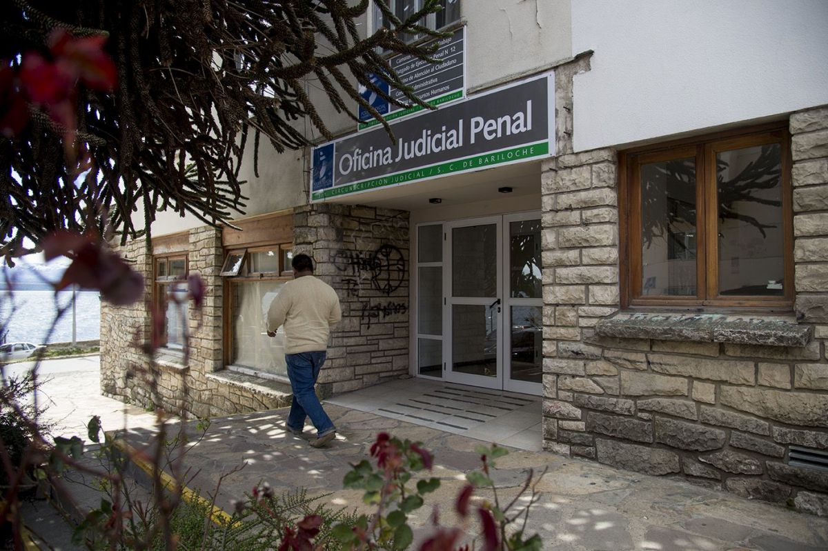 Un policía fue condenado por herir a un adolescente con su arma reglamentaria